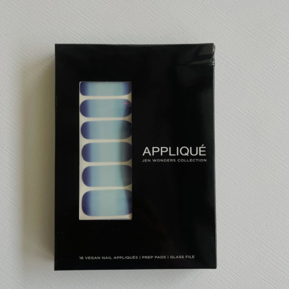Applique Non Toxic Nail Applicator Stickers in Shade Aquamarine